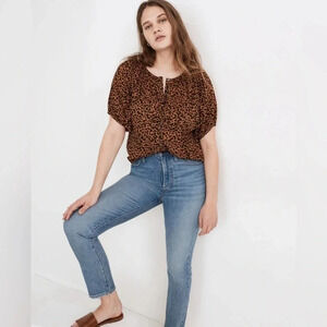 Madewell Balloon-Sleeve Button Up Top in Painted Leopard. Medium. Like new